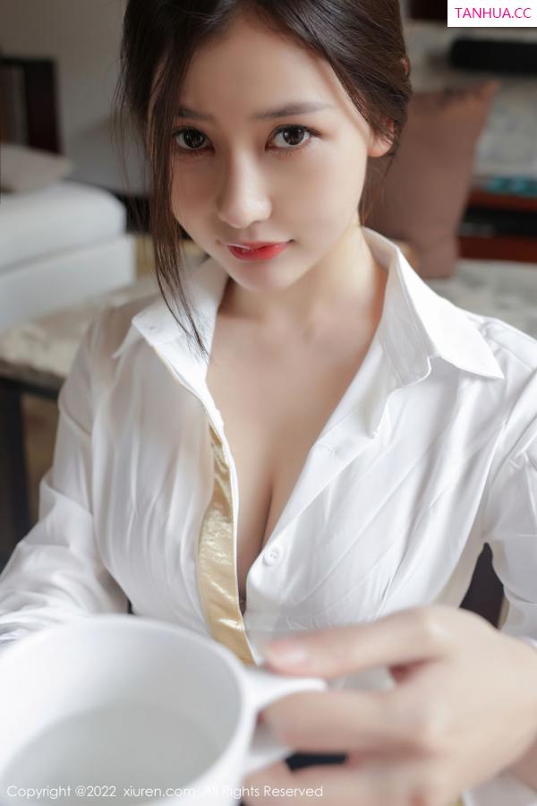 尹甜甜  [XiuRen]高清写真图 2022.01.17 No.4472 尹甜甜第9张图片
